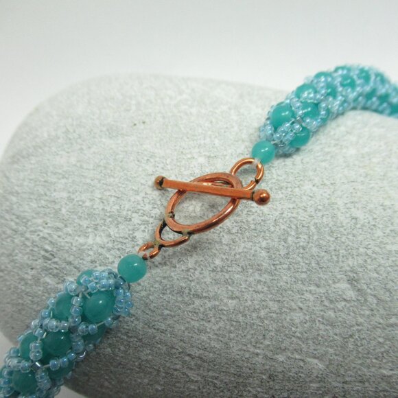 Netted Uranium glass bead necklace - Picture 7 of 12